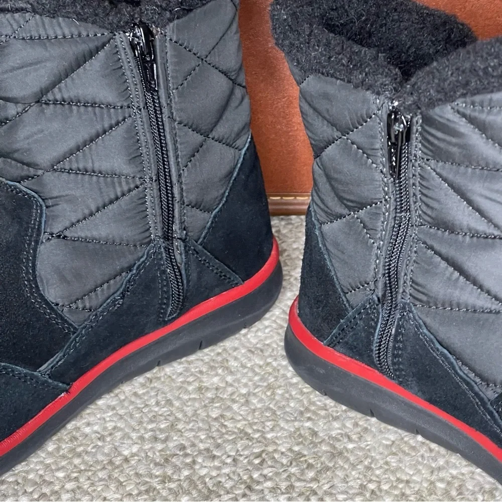 Bearpaw side zippered boots